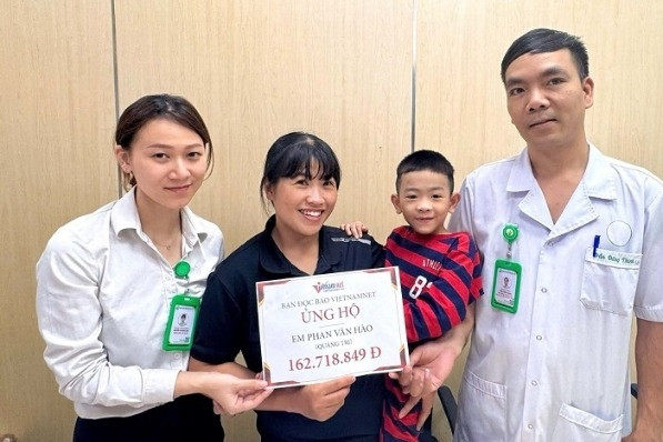  Bé trai 6 tuổi ở Quảng Trị mắc bệnh bẩm sinh được bạn đọc giúp hơn 162 triệu đồng 