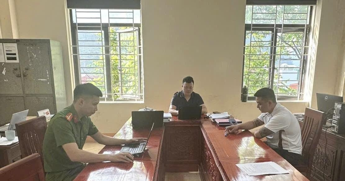 Bênh vợ, người đàn ông ném đá 5,8kg vào mặt người xúc phạm trên mạng