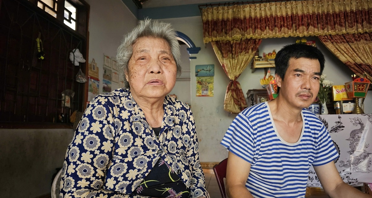 Chồng mắc ung thư máu, vợ kiệt sức nuôi mẹ già và 4 con nhỏ trong cảnh túng quẫn