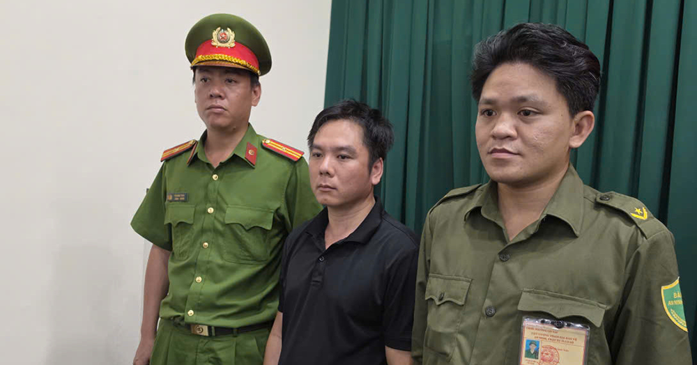 Cướp giật rồi 'nhờ nộp hộ' tang vật, đối tượng vẫn bị bắt nóng