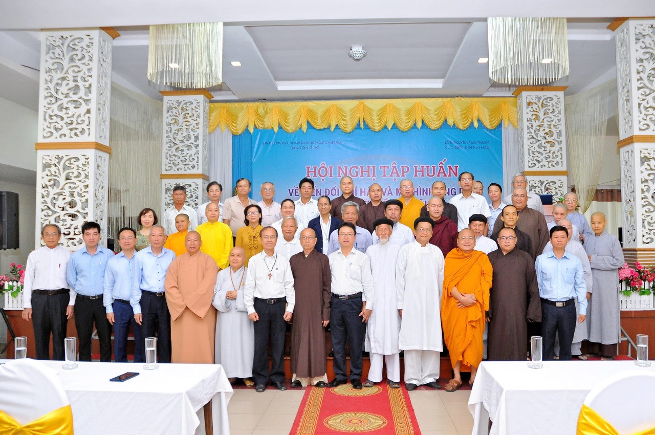 Doan ket cac ton giao.jpg