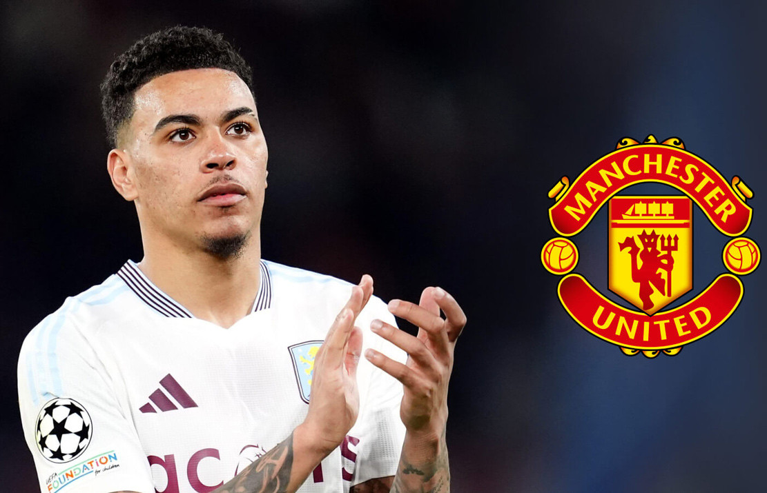 F365 Morgan Rogers with Man UTD Badge 1.jpg