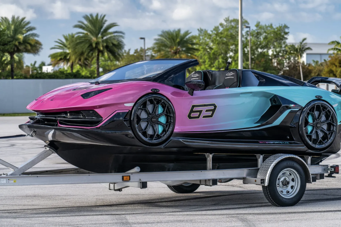 Siêu xe Lamborghini độc lạ, giá rẻ chỉ hơn 1,2 tỷ đồng gây sốt