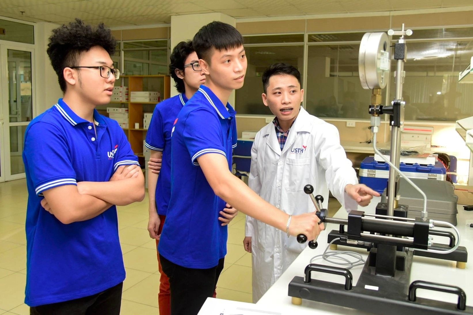 Bộ GD-ĐT đề xuất học bổng cho người học khối ngành STEM, tối đa 8,4 triệu/tháng