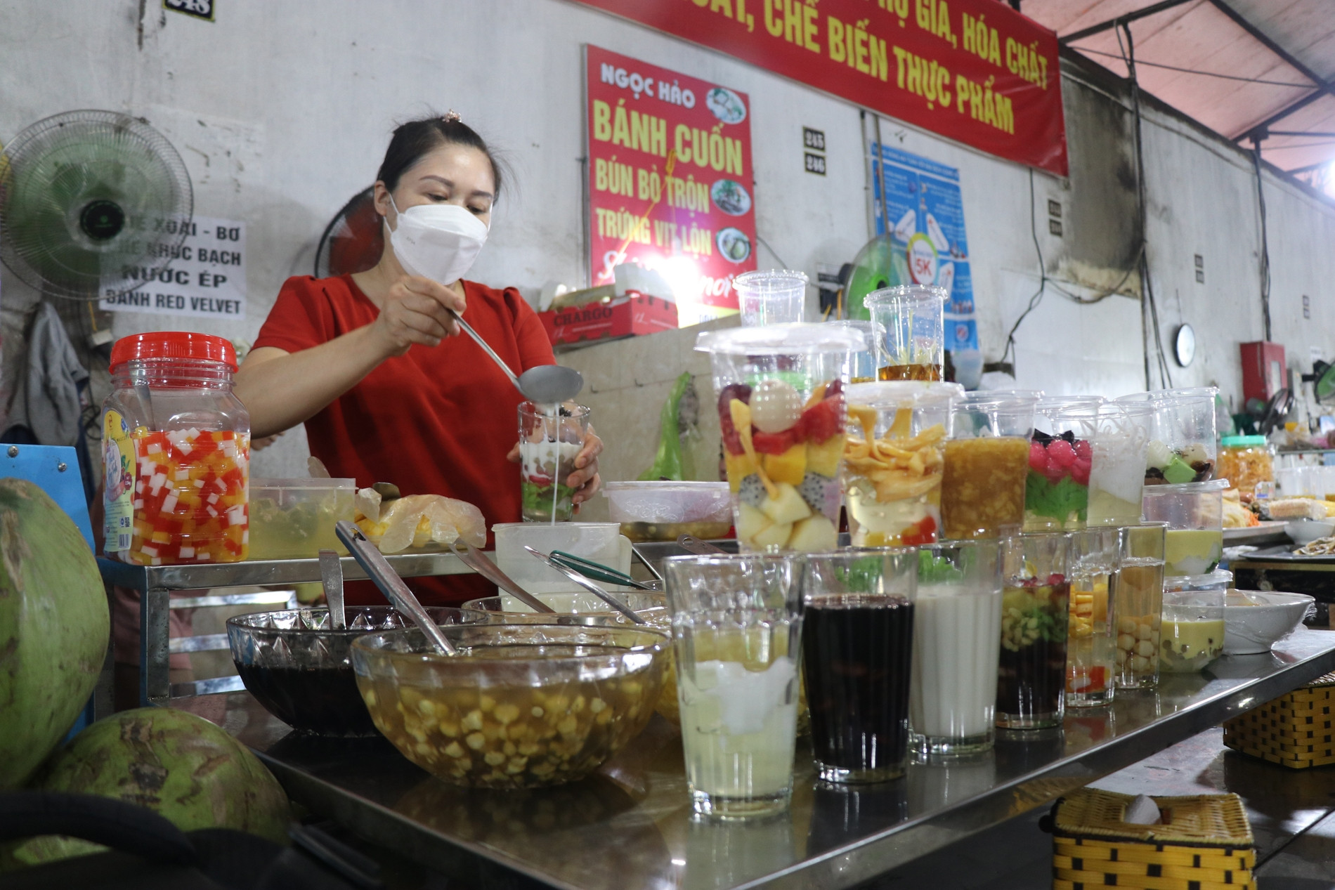 'Thiên đường ẩm thực' cách Hà Nội 130km, khách cầm 150.000 ăn no nê 