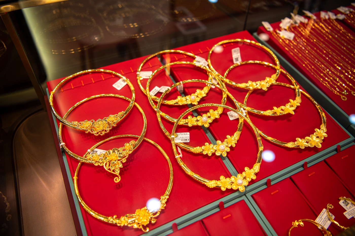 Giá vàng chao đảo trước các biến động mới, giá dầu tăng vọt 1 Tư liệu vàng- Tuấn Hùng-115.jpg