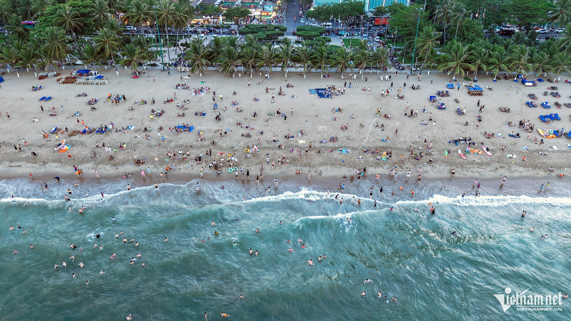 https://static-images.vnncdn.net/vps_images_publish/000001/000003/2026/4/30/w-bien-nha-trang-dji-20260430184852-0852-d-1997.jpg