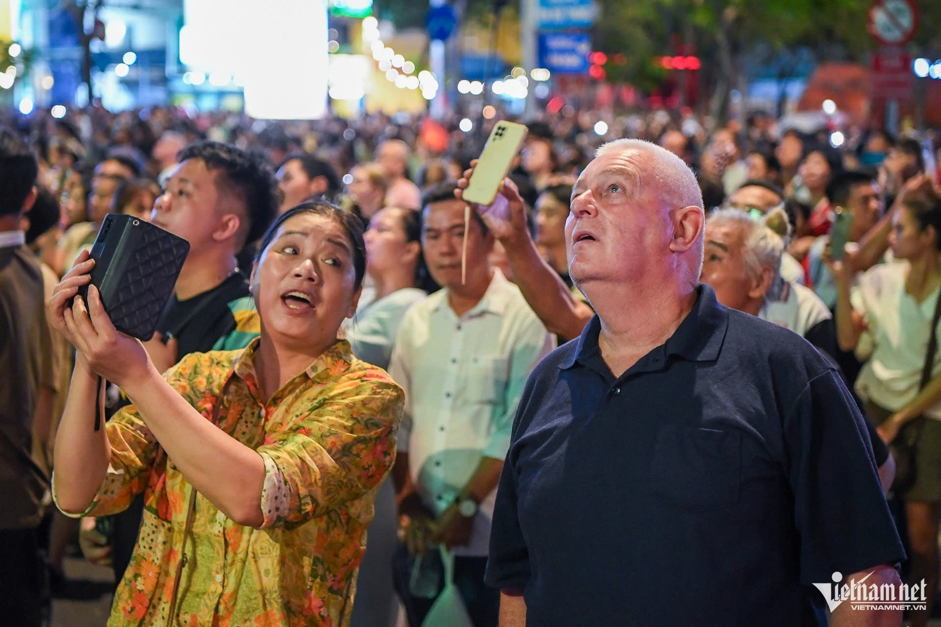 W-pháo hoa TPHCM_.jpg