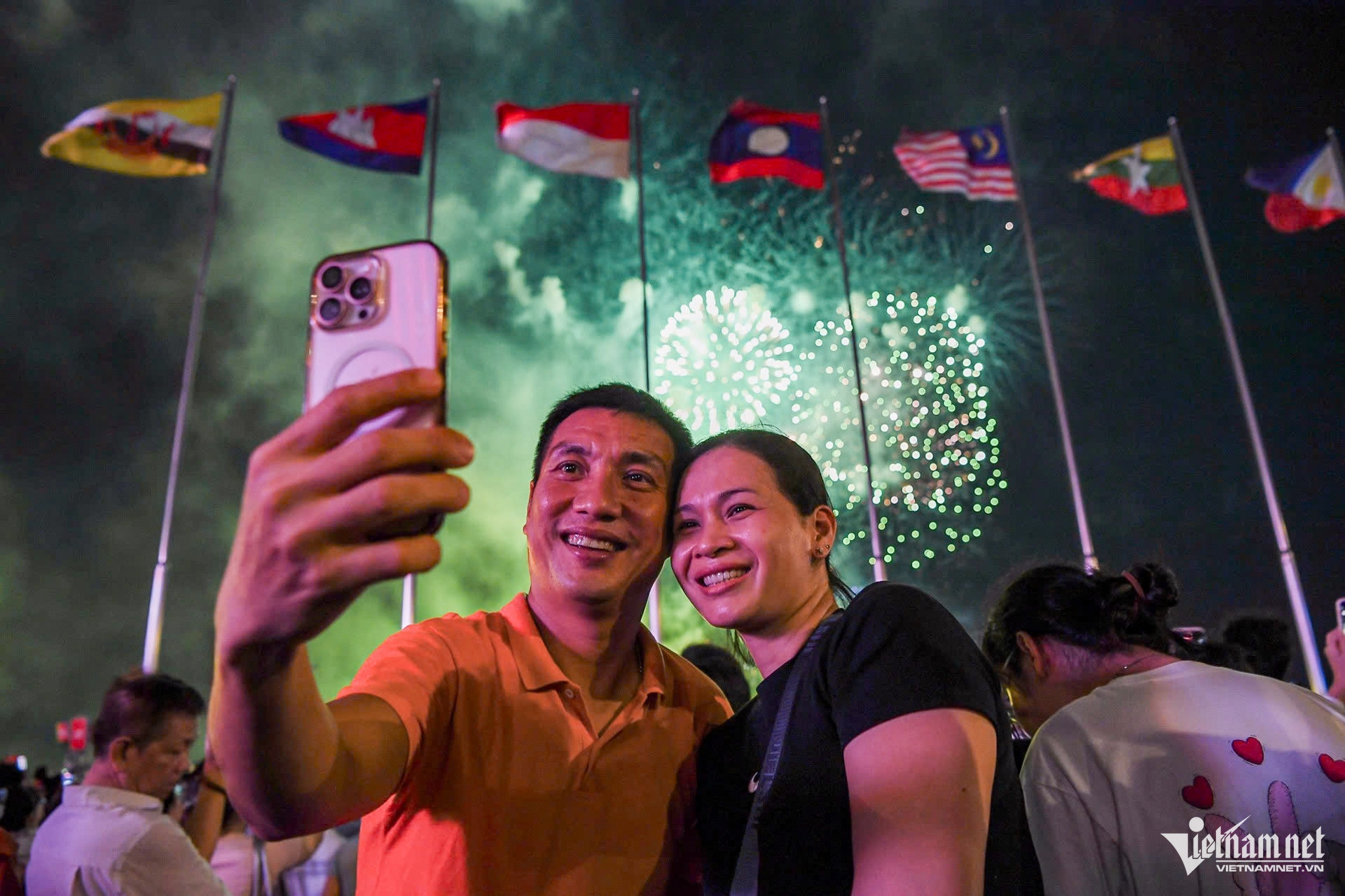 W-pháo hoa TPHCM_ 7.jpg