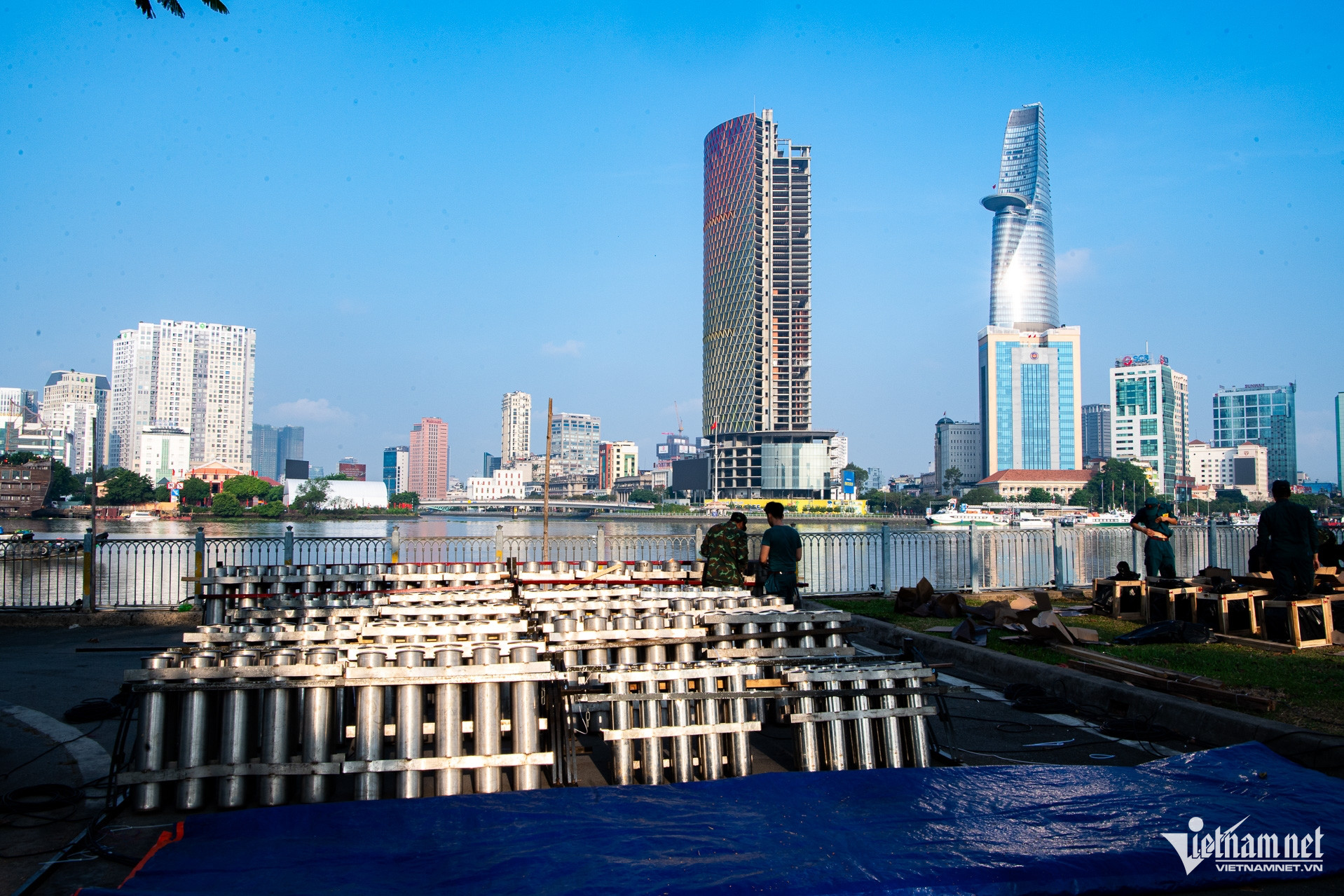 W-Trận địa pháo hoa TPHCM  Tuấn Hùng 31.jpg