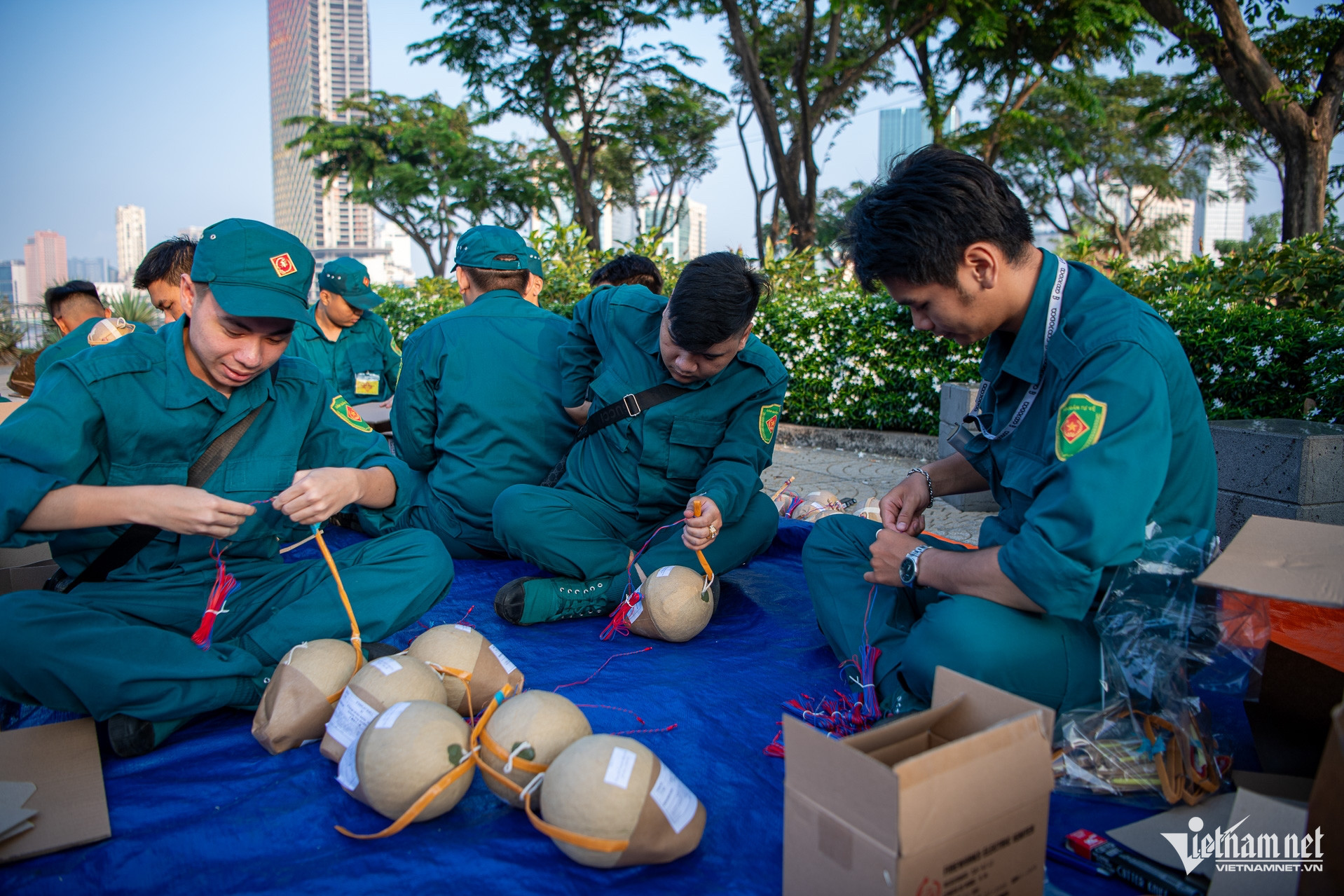 W-Trận địa pháo hoa TPHCM  Tuấn Hùng 9.jpg