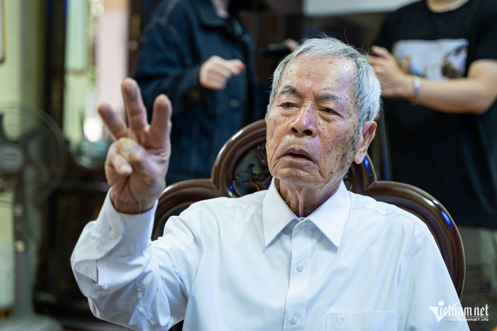 W-TRUNG TÁ 97 TUỔI.jpg