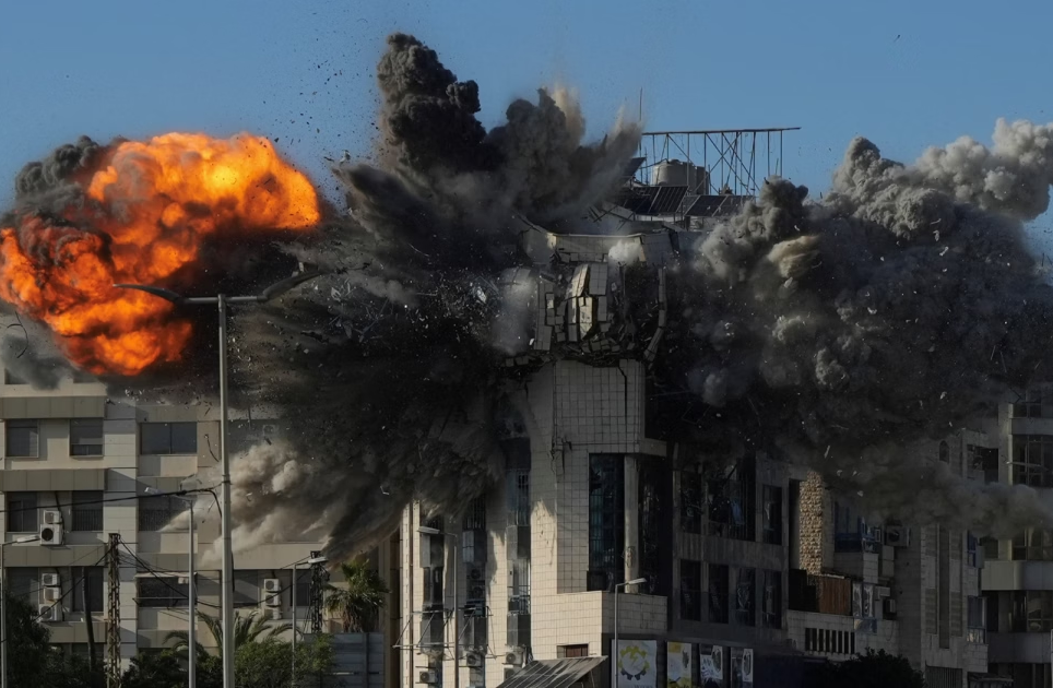  Bản tin sáng 4/4: Iran từ chối ngừng bắn 48 giờ, Mỹ tìm kiếm phi công bị bắn hạ 