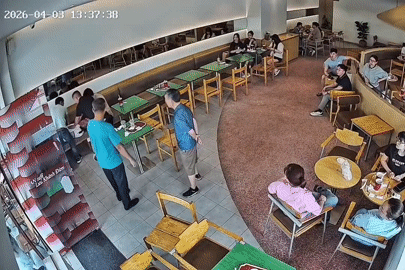 Người đàn ông đột ngột ngừng tim trong quán cà phê