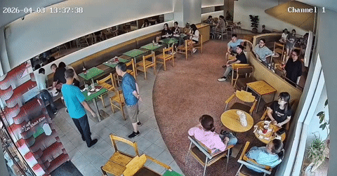 Người đàn ông đột ngột ngừng tim trong quán cà phê