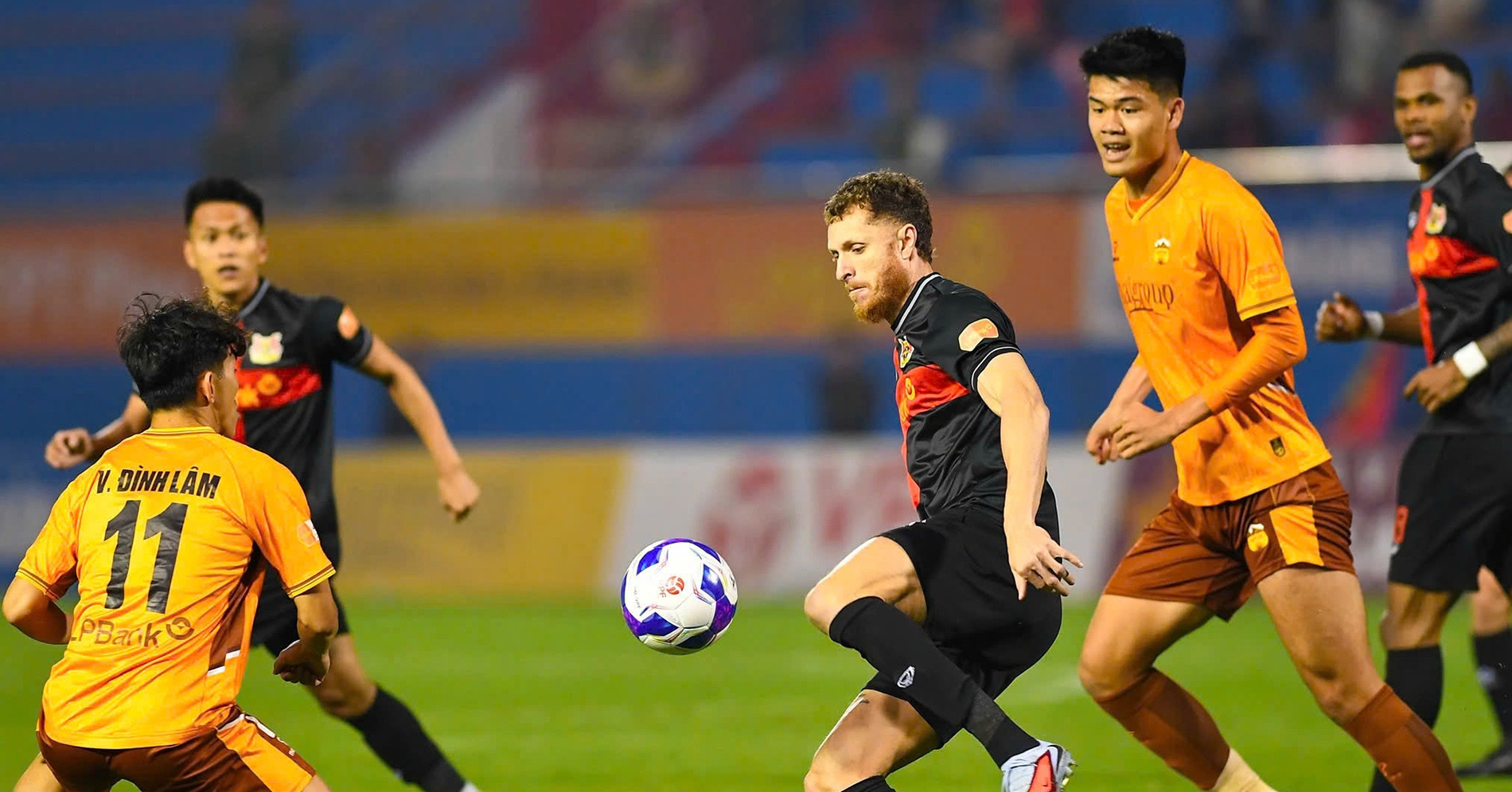 Nhận định HAGL vs Ninh Bình: Ngày về của ông Vũ Tiến Thành