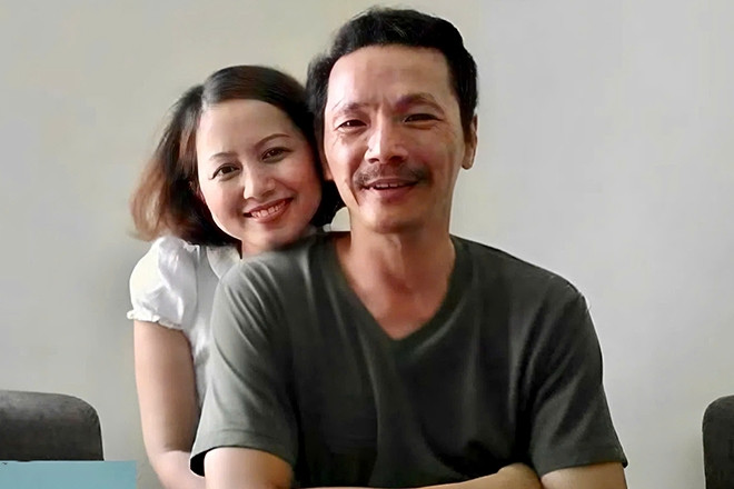 NSND có biệt danh 'ông bố quốc dân' VTV xúc động vì hành động của vợ kém 10 tuổi