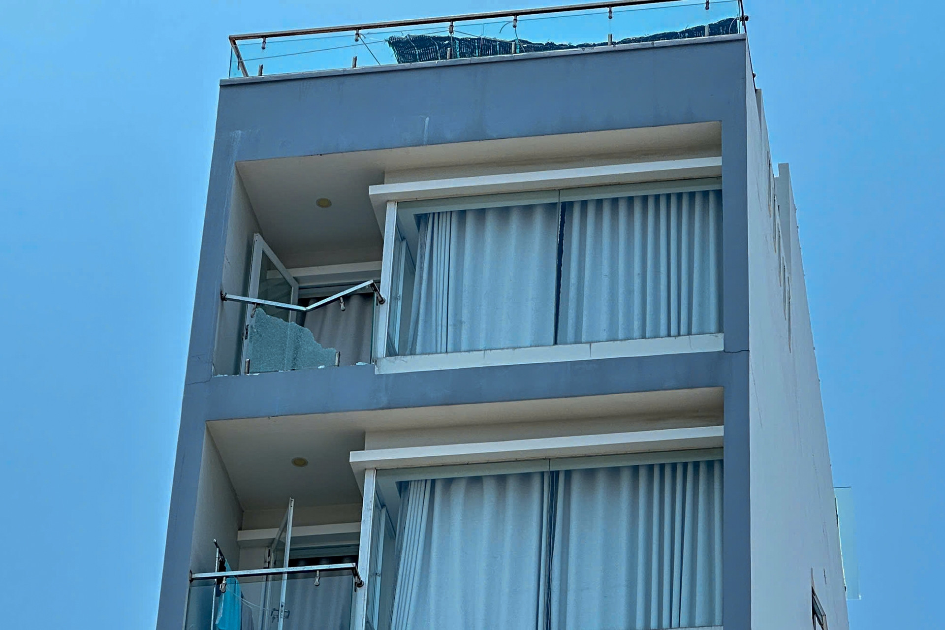  Rơi từ tầng 7 xuống đất, nam thanh niên thoát chết thần kỳ 