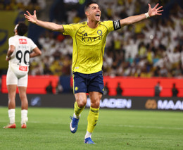 https://static-images.vnncdn.net/vps_images_publish/000001/000003/2026/4/4/ronaldo-al-nassr-218.jpg