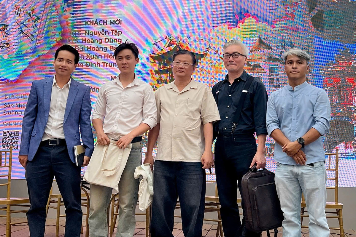 Sách ký họa tiếng Anh đầu tiên về 50 biểu tượng ở Hà Nội - Huế - Sài Gòn