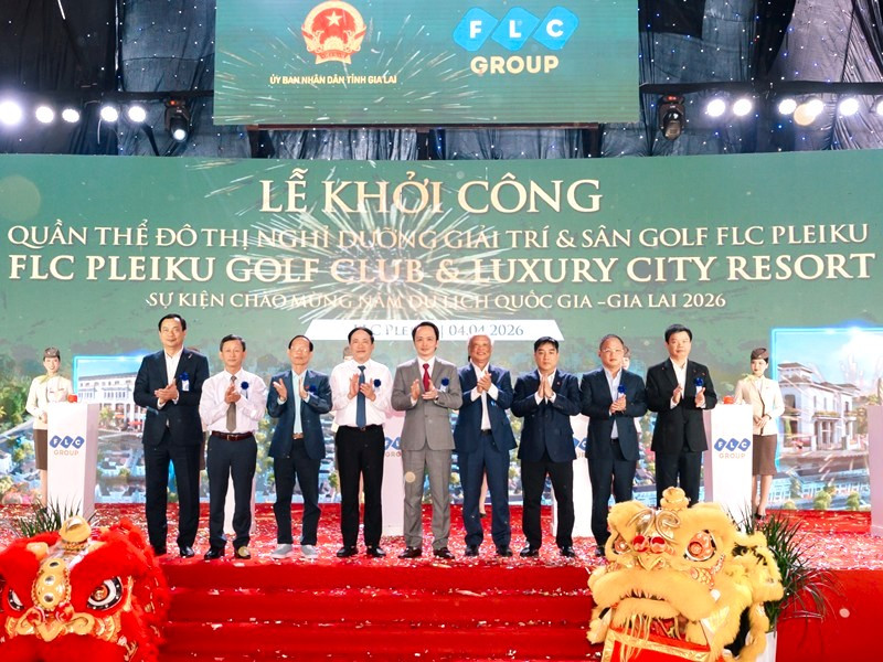 Sân golf Pleiku 1.jpg