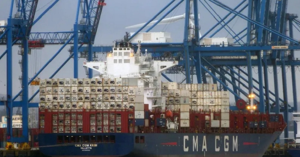 Tàu của Pháp đi qua eo biển Hormuz, Israel không kích dữ dội thủ đô Iran
