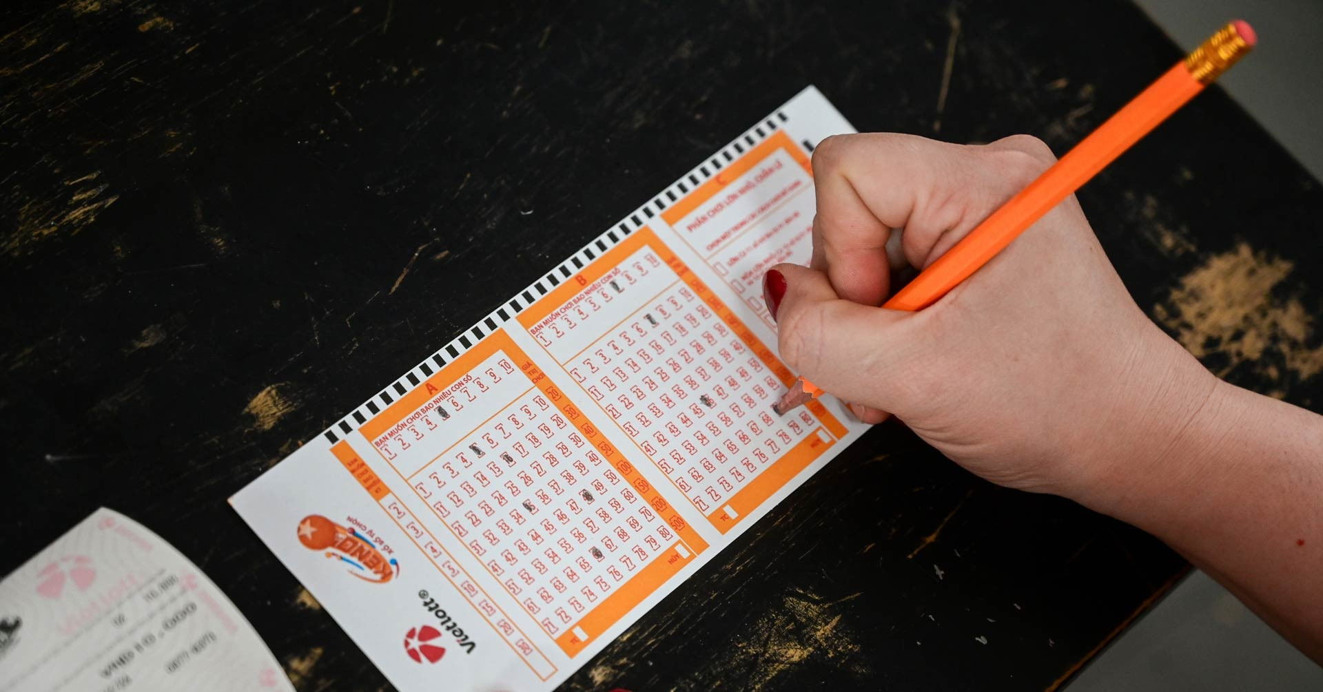 Tối nay Vietlott tìm được tấm vé trúng độc đắc ...