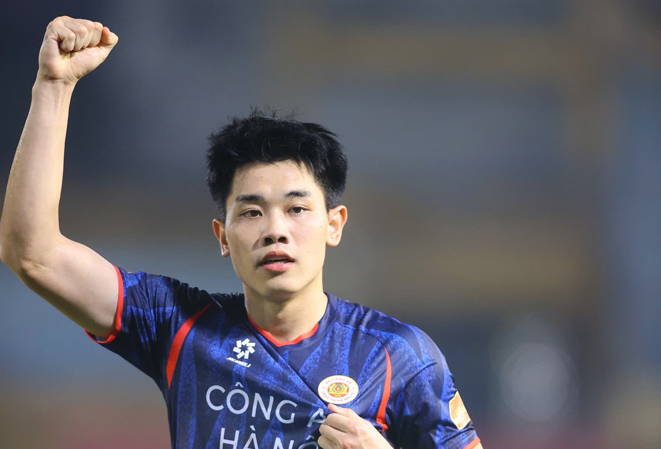  Đình Bắc lập cú đúp, CAHN xây chắc ngôi đầu V-League 