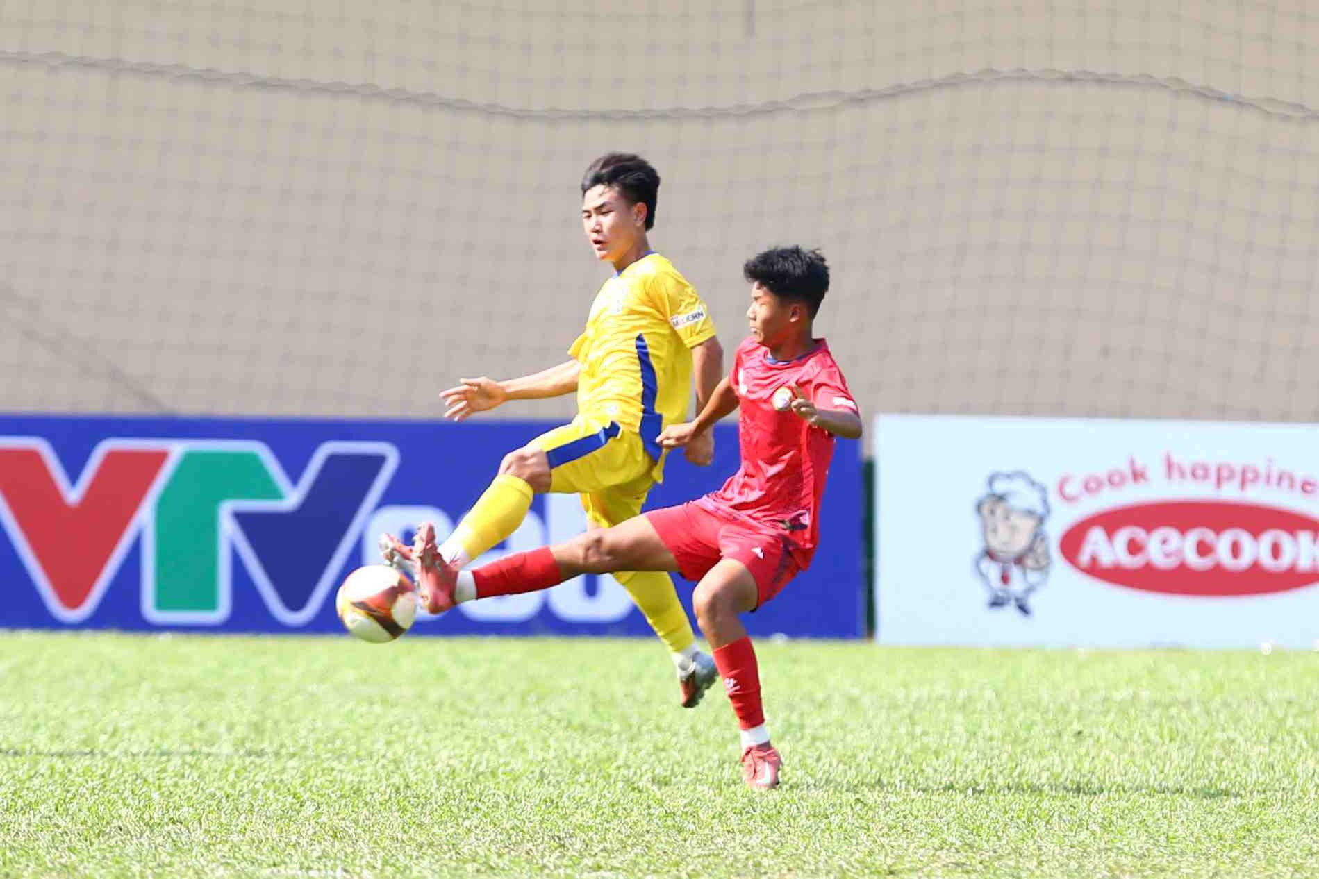  VCK U15 quốc gia: SLNA nối gót Hà Nội, giành vé tứ kết 