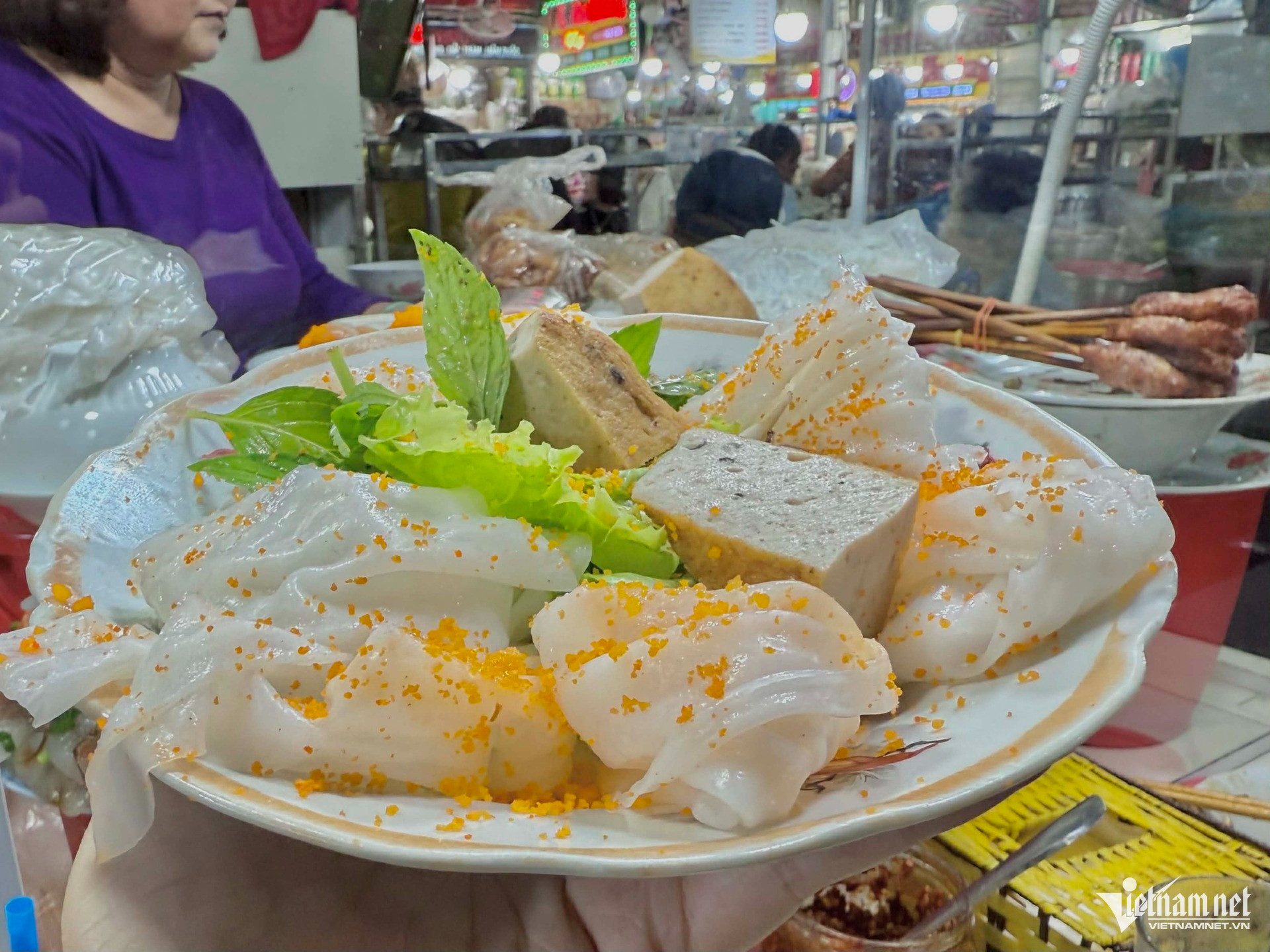 4 món bánh đặc sản tên lạ, giá siêu rẻ, khách ăn chục chiếc chưa chán ở Huế W-2766b699 9de3 4ffa 909b 14f3fcdd281e (1).jpeg