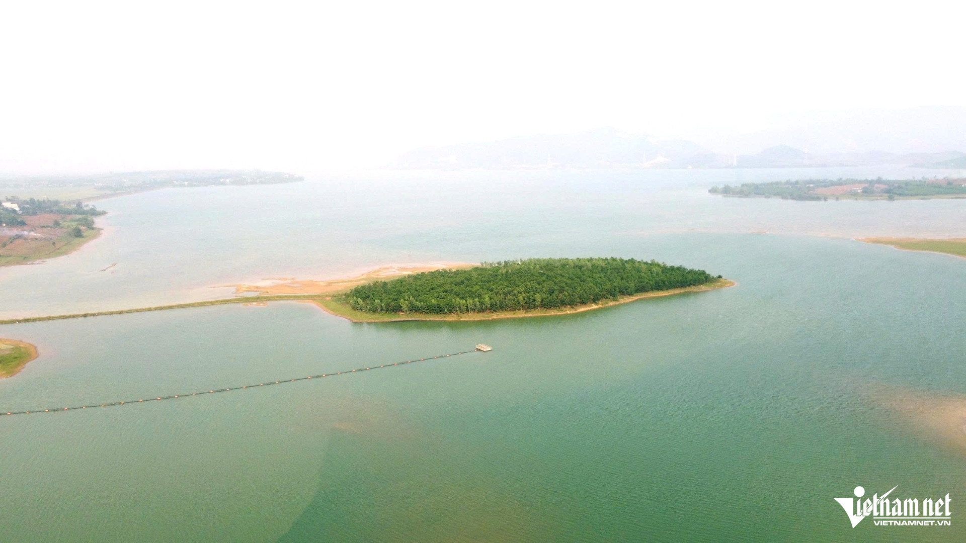 W-a5Khám phá hồ nước ngọt.jpg