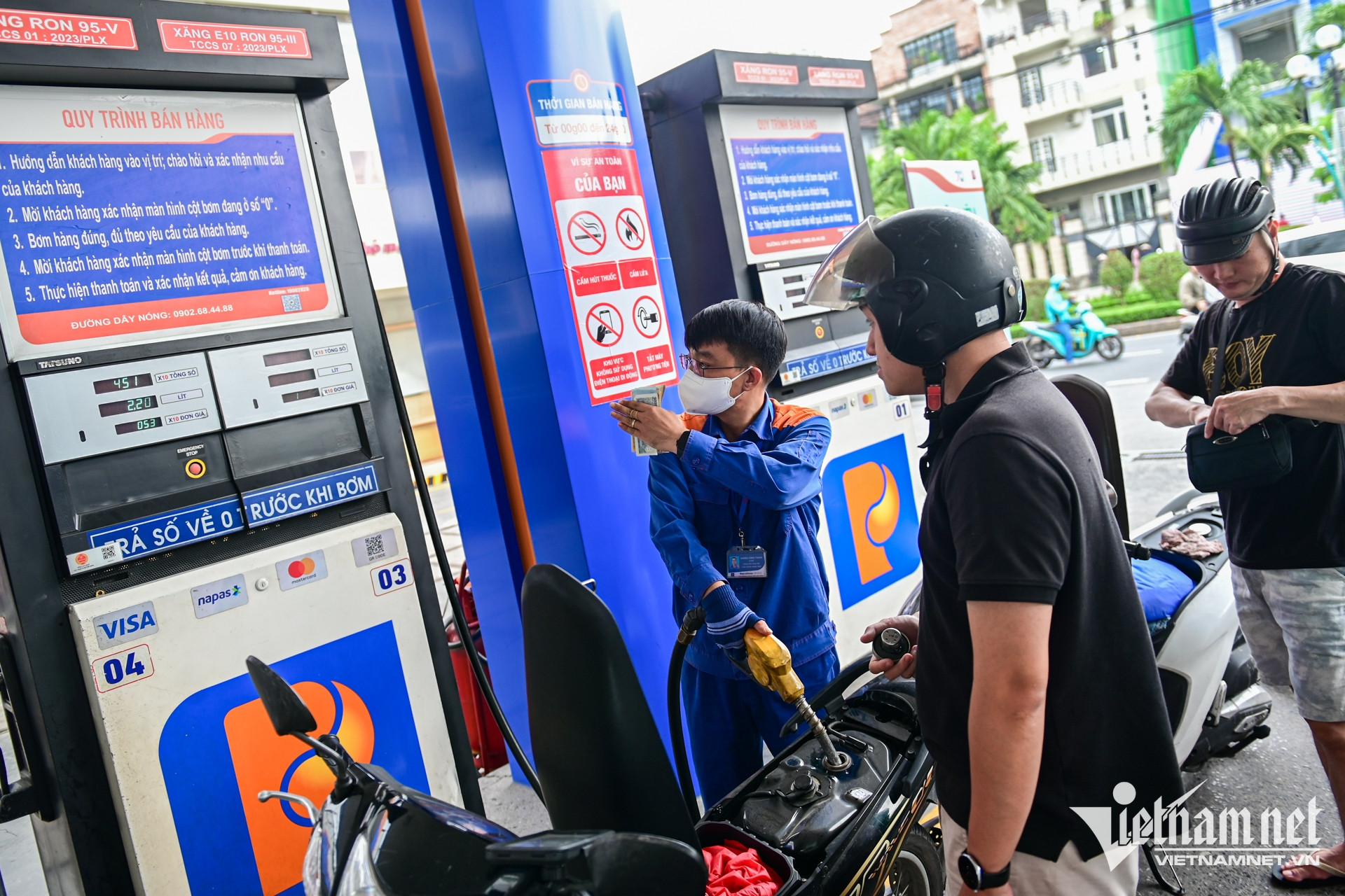 W-xăng dầu   Nguyễn Huế 2.jpg