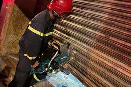 Cháy nhà 6 tầng có 2 người mắc kẹt bên trong ở trung tâm TPHCM