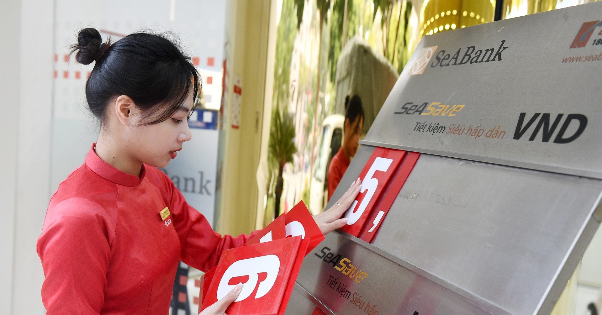 Chỉ đạo mới về lãi suất; chặn gian lận thuế bằng hai hệ thống sổ sách kế toán