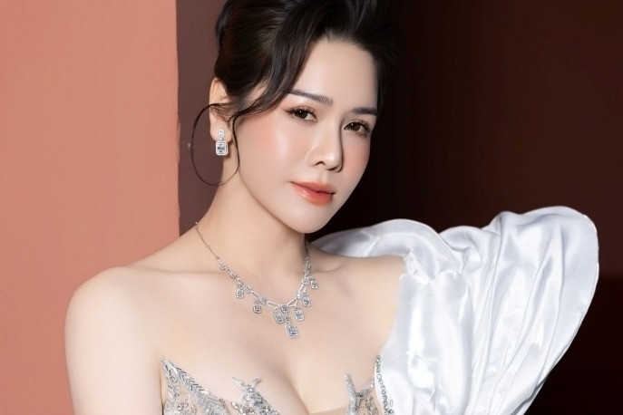 Nhật Kim Anh ở biệt thự 200m2, tu tập và giấu kín tình yêu