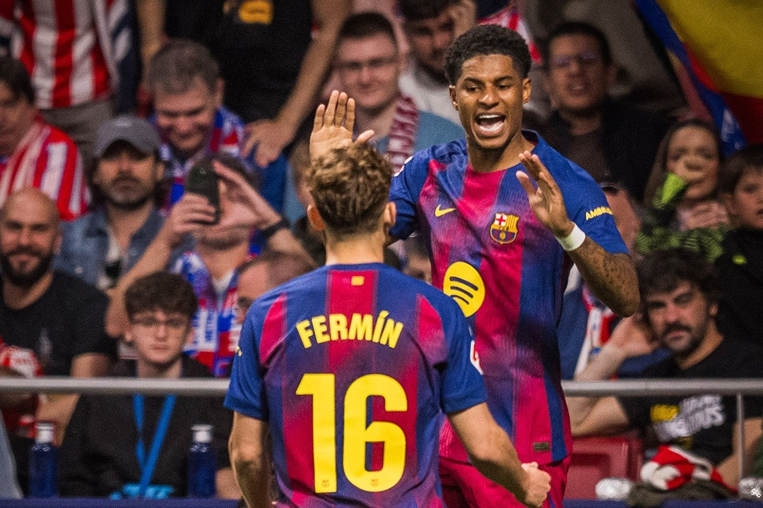 Rashford lập đại công, Barca ngược dòng hạ Atletico