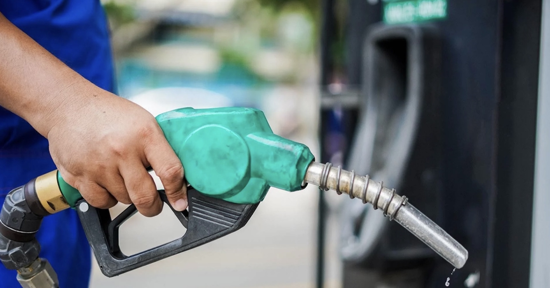 Thuế phát hiện dấu hiệu bất thường tại DN xăng dầu trước và sau tăng giá