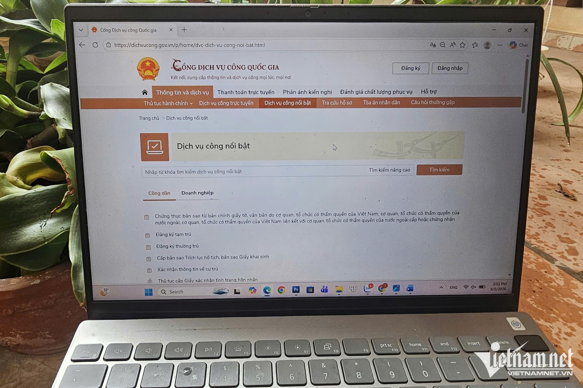 W-dich vu cong truc tuyen.jpg