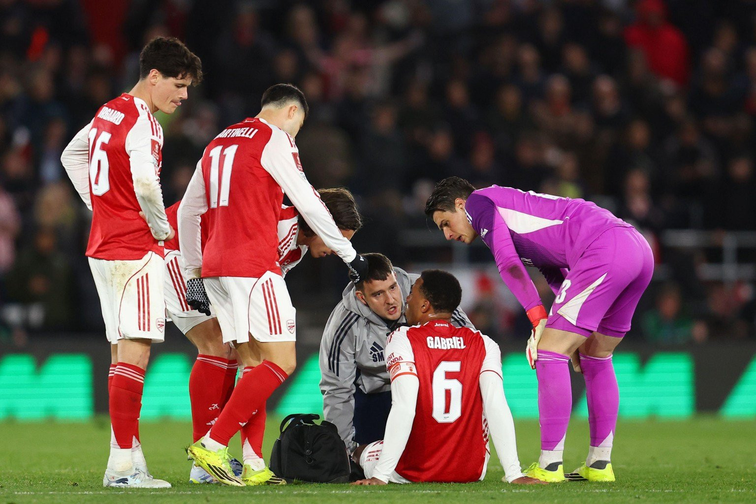 www_thesun_co_uk 2026 gabriel arsenal applauds fans 1071467598.jpg