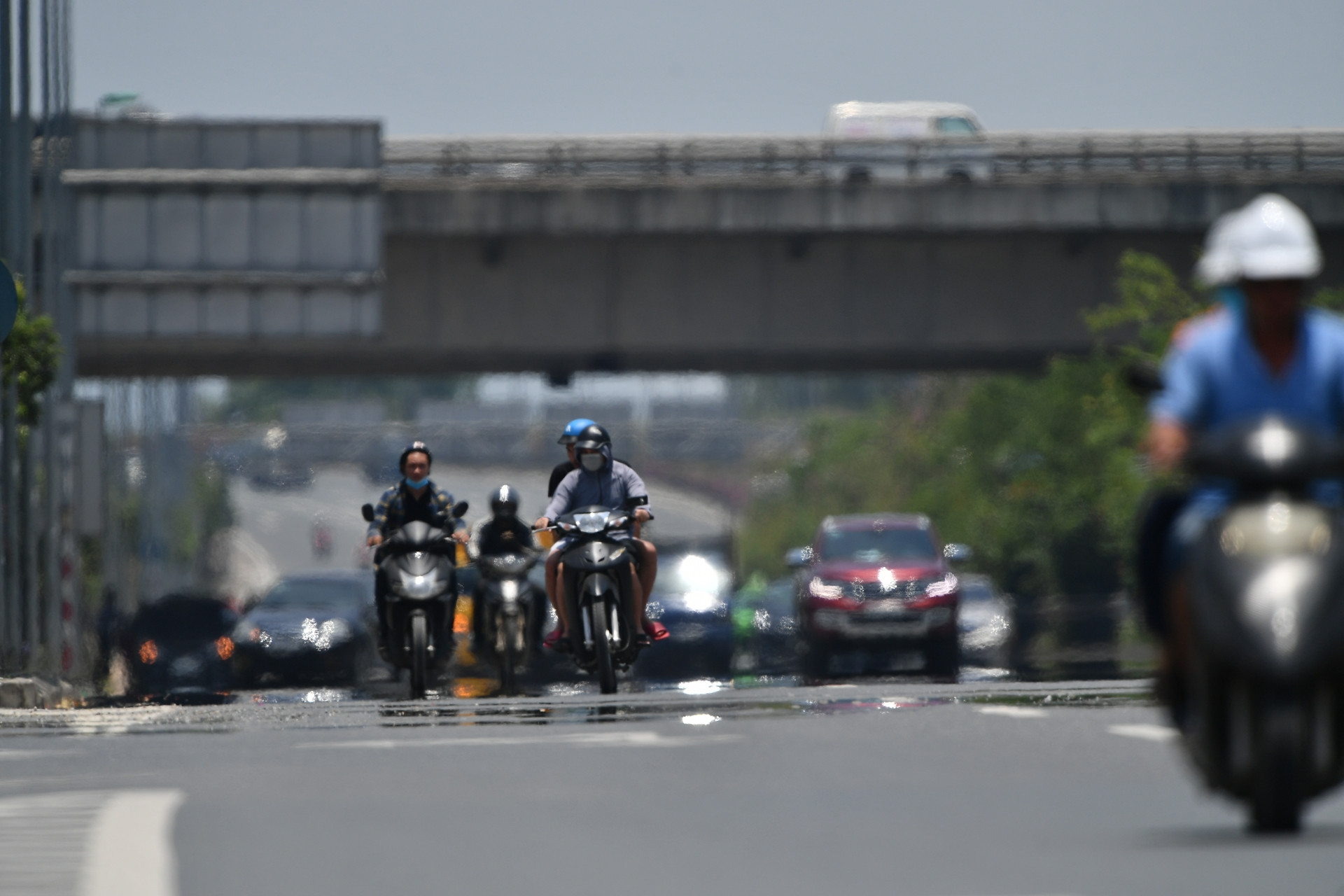 Dự báo thời tiết 7/4/2026: Nắng nóng đầu mùa 'đổ lửa' gay gắt, Trung Bộ vượt 40 độ