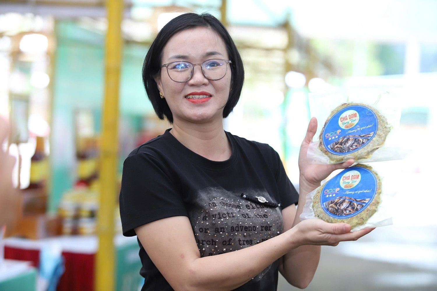 8X Nghệ An hồi sinh món chả ‘cứu đói’ một thời, đưa sản phẩm đạt OCOP 3 sao