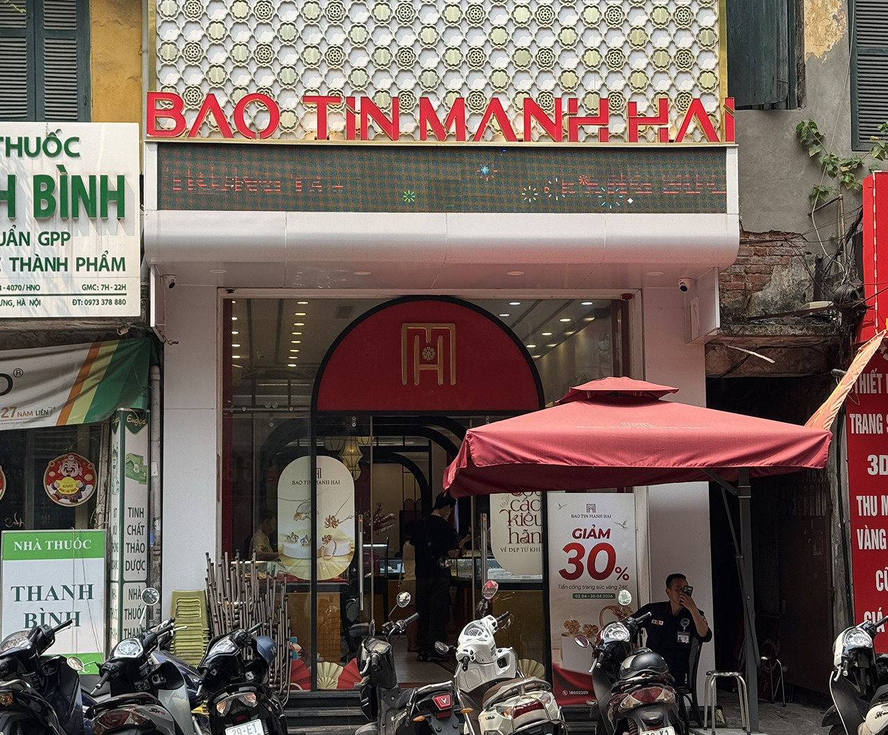 bao tin manh hai.jpg