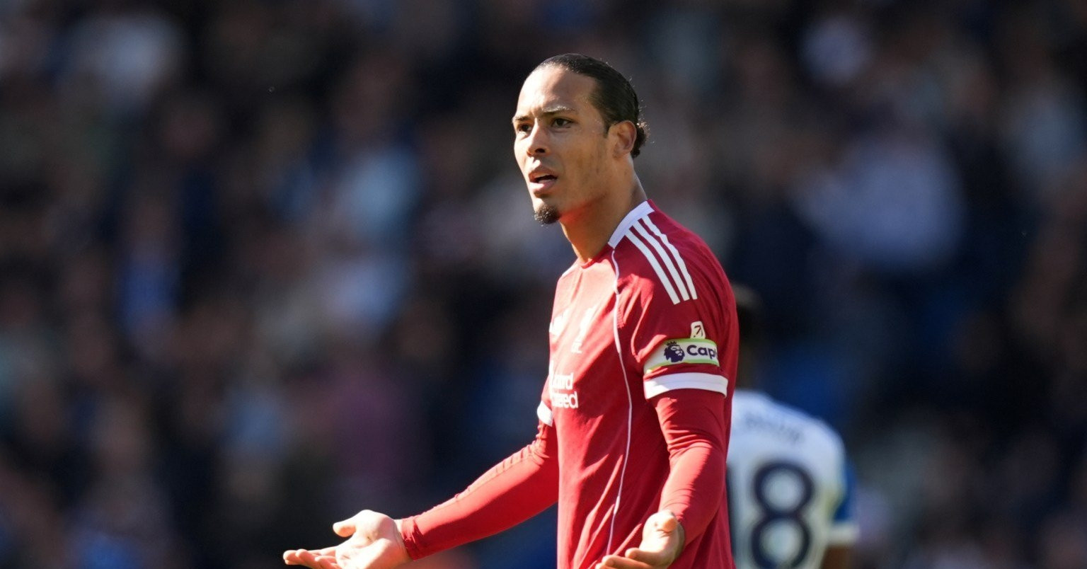 Cầu thủ Liverpool họp khẩn nhằm cứu vãn mùa giải