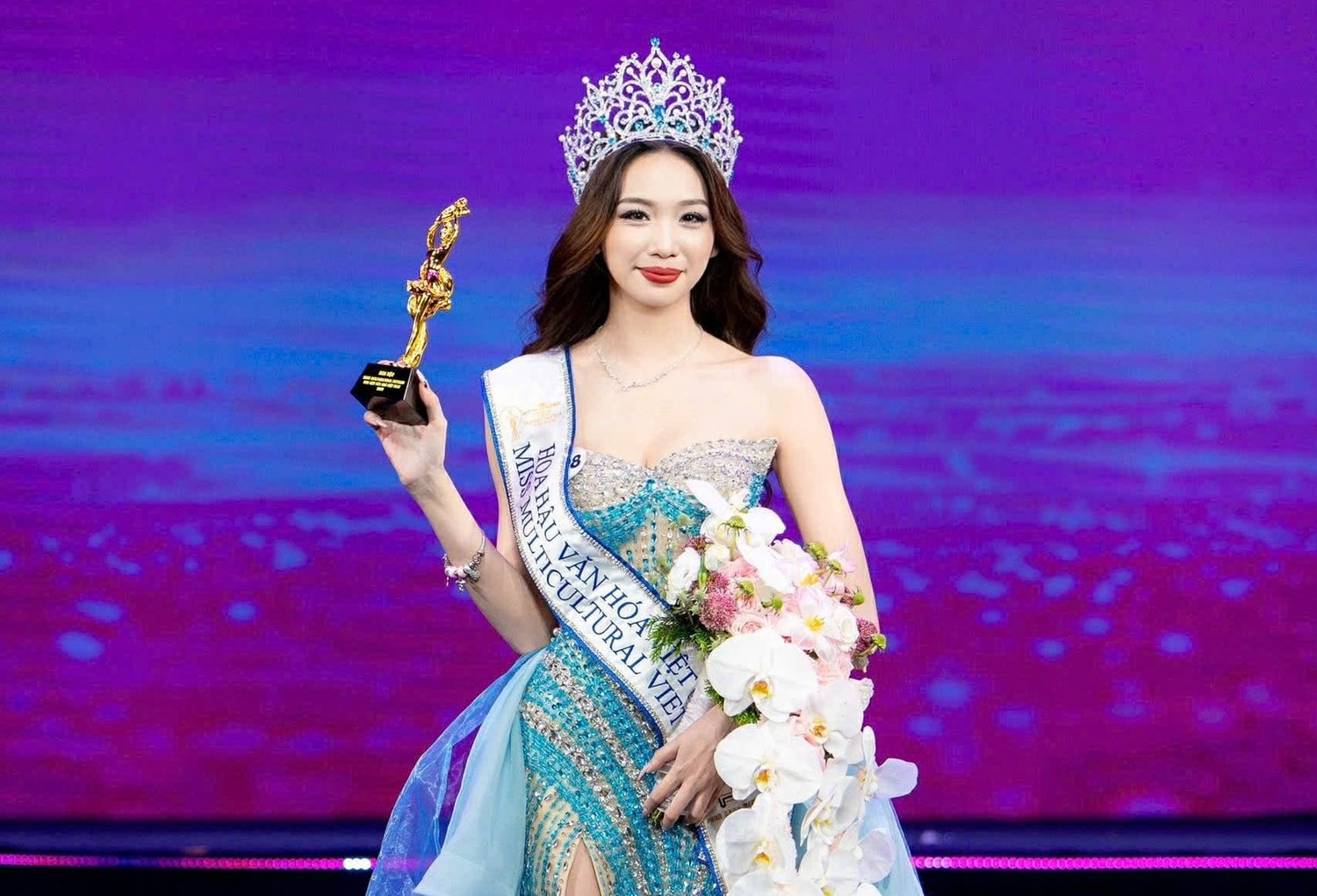 Cô gái 18 tuổi giành vương miện Hoa hậu Văn hóa Việt Nam 2026