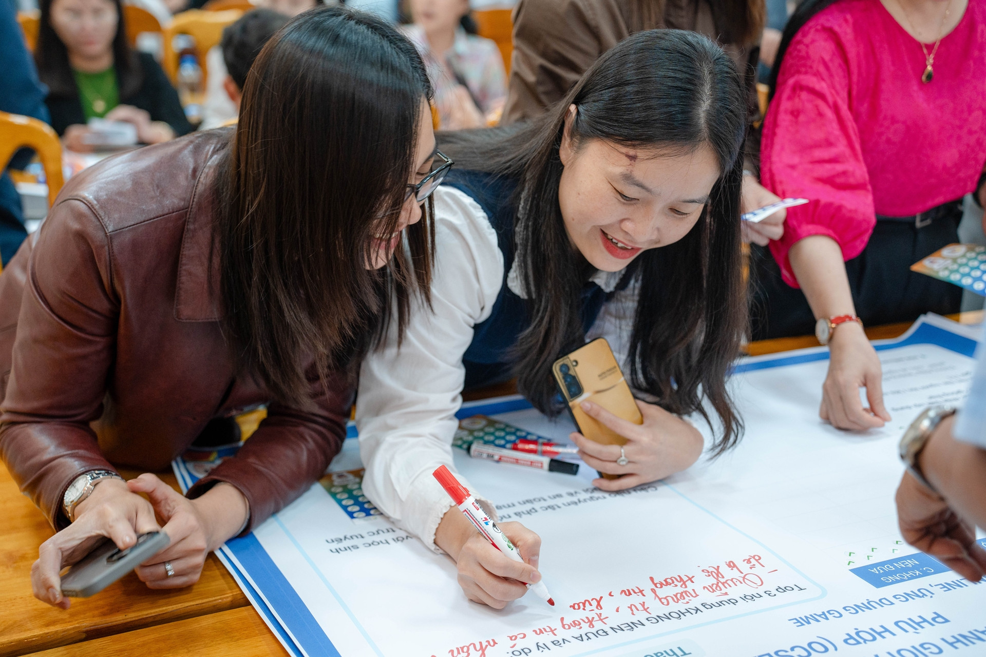 Cung cấp hướng dẫn giúp học sinh an toàn, tích cực trên không gian số