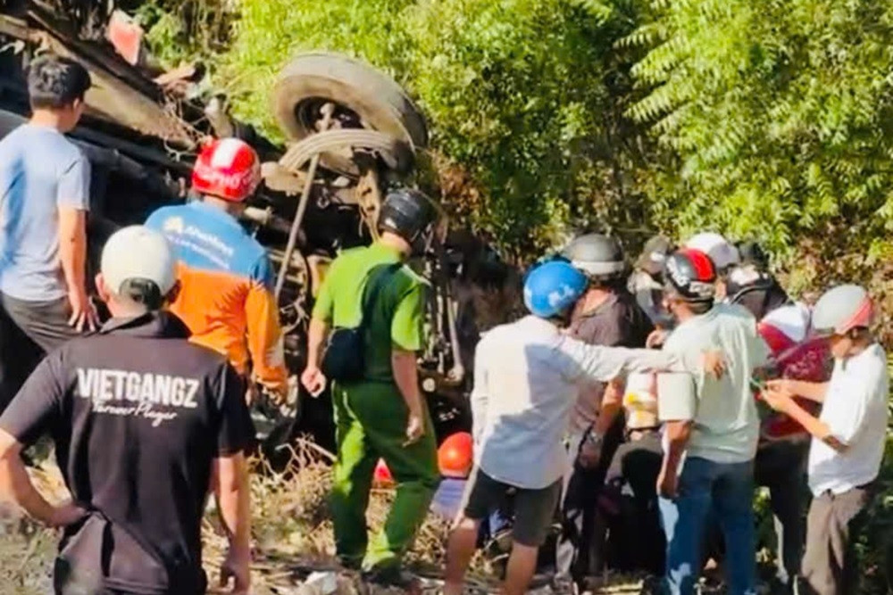 Danh tính 4 nạn nhân tử vong trong vụ xe khách lao xuống vực ở Lâm Đồng