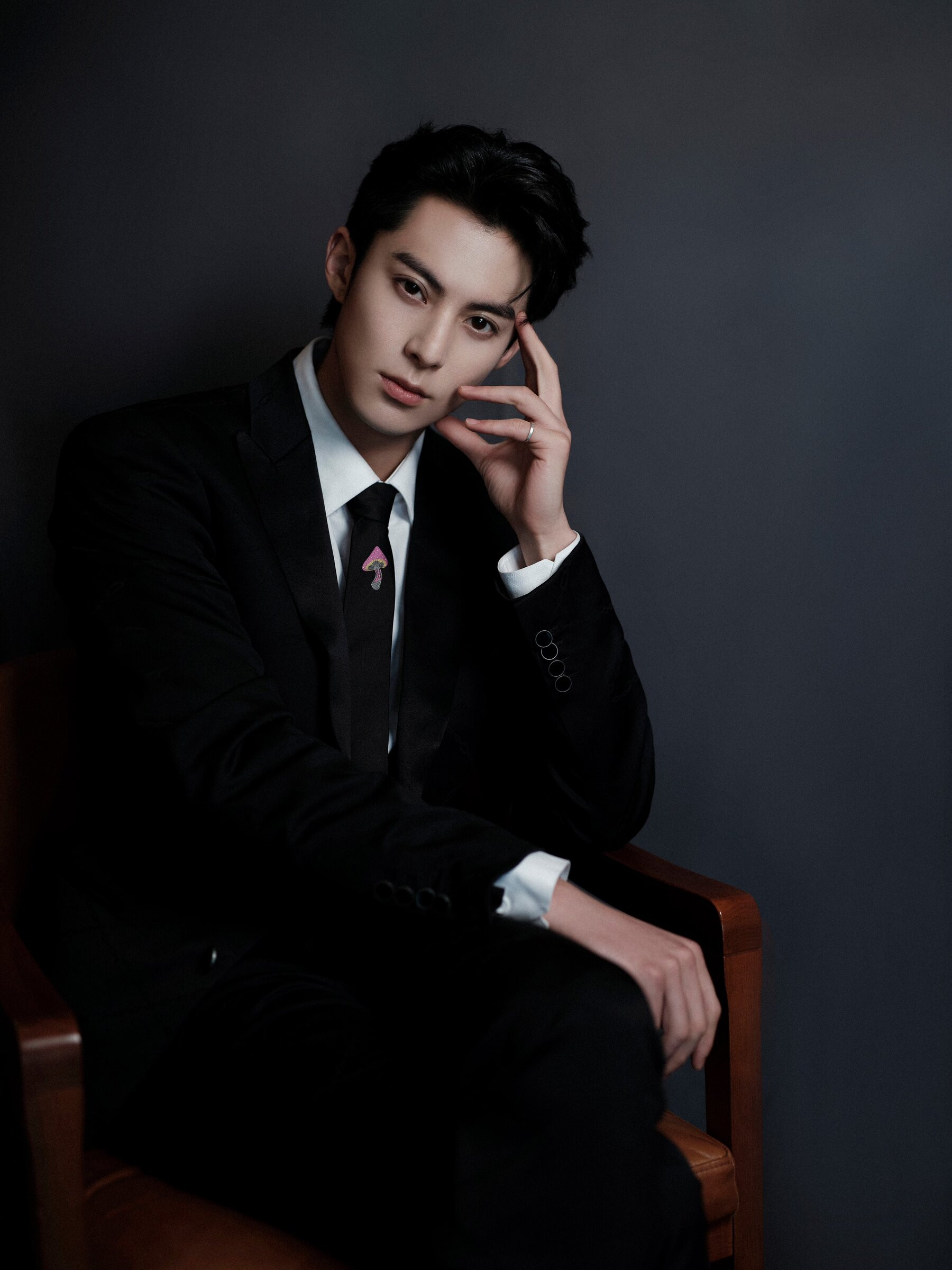 Fhu3L4wacAI6X5p (1).jpg