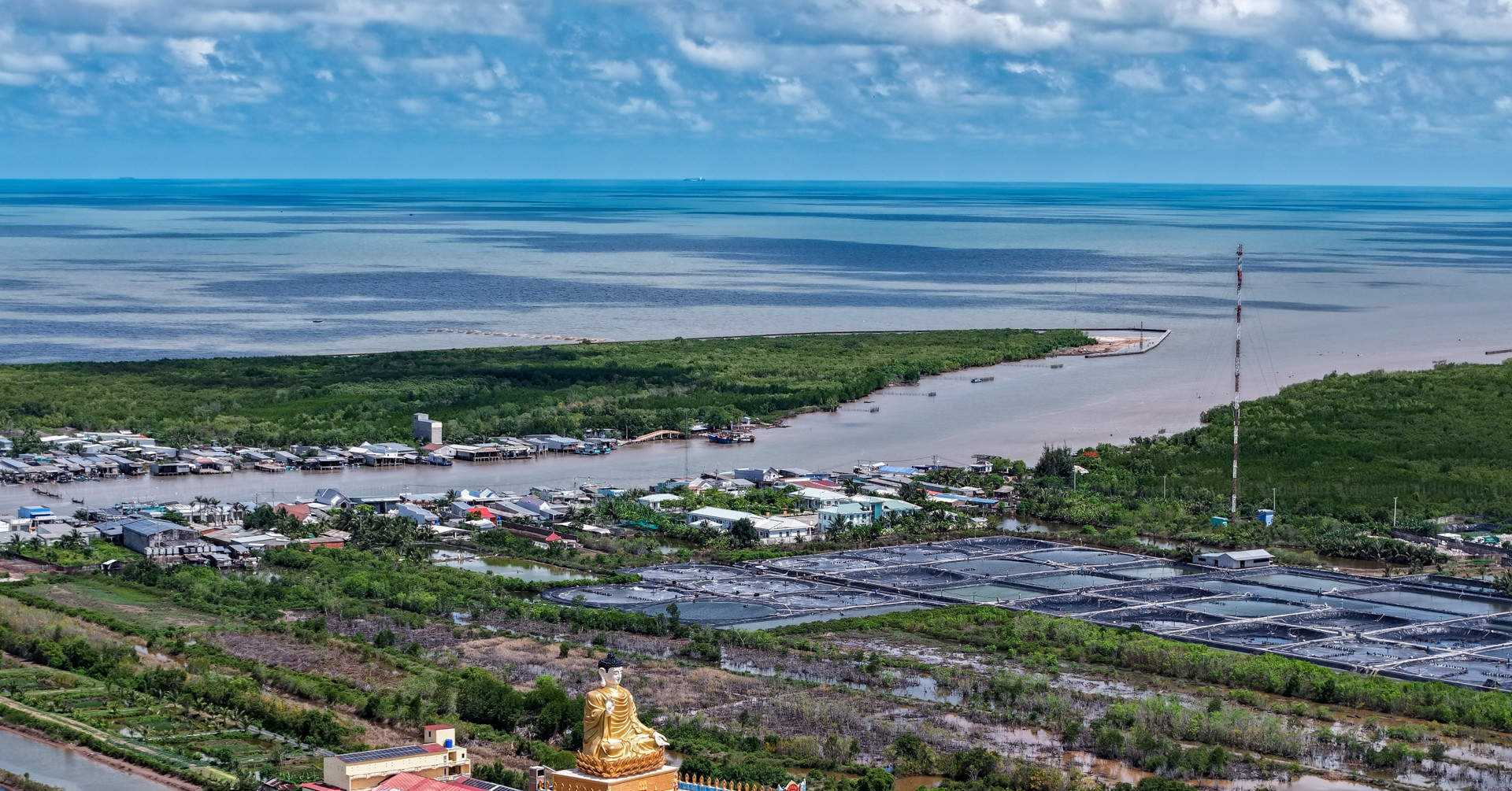 Mẹ đòi chia 12.350m2 đất, các con nói là tài sản riêng của người cha đã qua đời