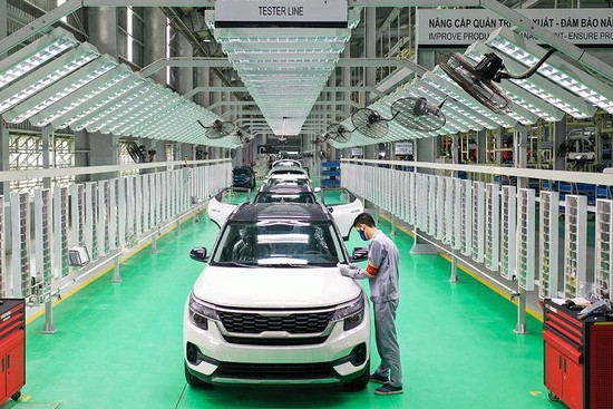 Nguồn cung ô tô mới đang tăng mạnh, xe sản xuất trong nước 'lấn át' xe nhập khẩu