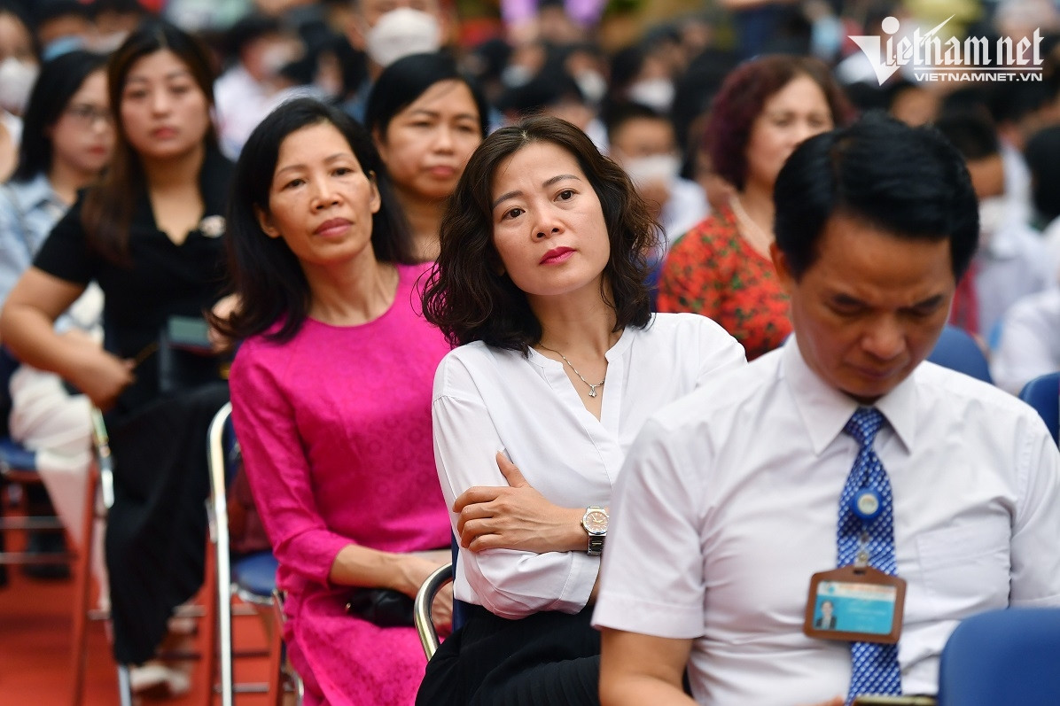  Nhà giáo có thể nghỉ hưu muộn tới 10 năm phải đáp ứng điều kiện và thủ tục gì? 